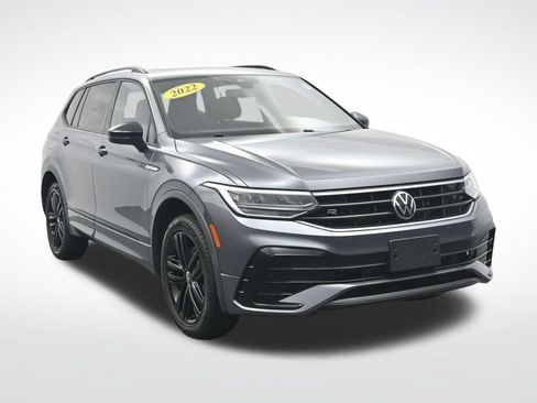 Used 2022 Volkswagen Tiguan SE R-Line AWD/4WD image 3