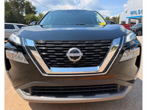 Used 2023 Nissan Rogue SV FWD image 2