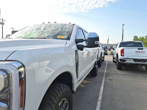 Used 2026 Ford F250 Platinum w/ Platinum Plus Package AWD/4WD image 4