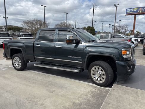Used 2019 GMC Sierra 2500 Denali image 5