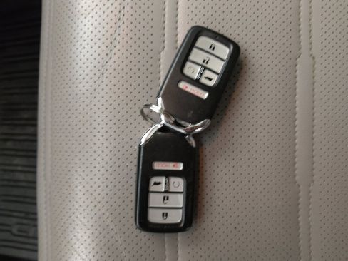 Used 2018 Honda CR-V Touring image 32