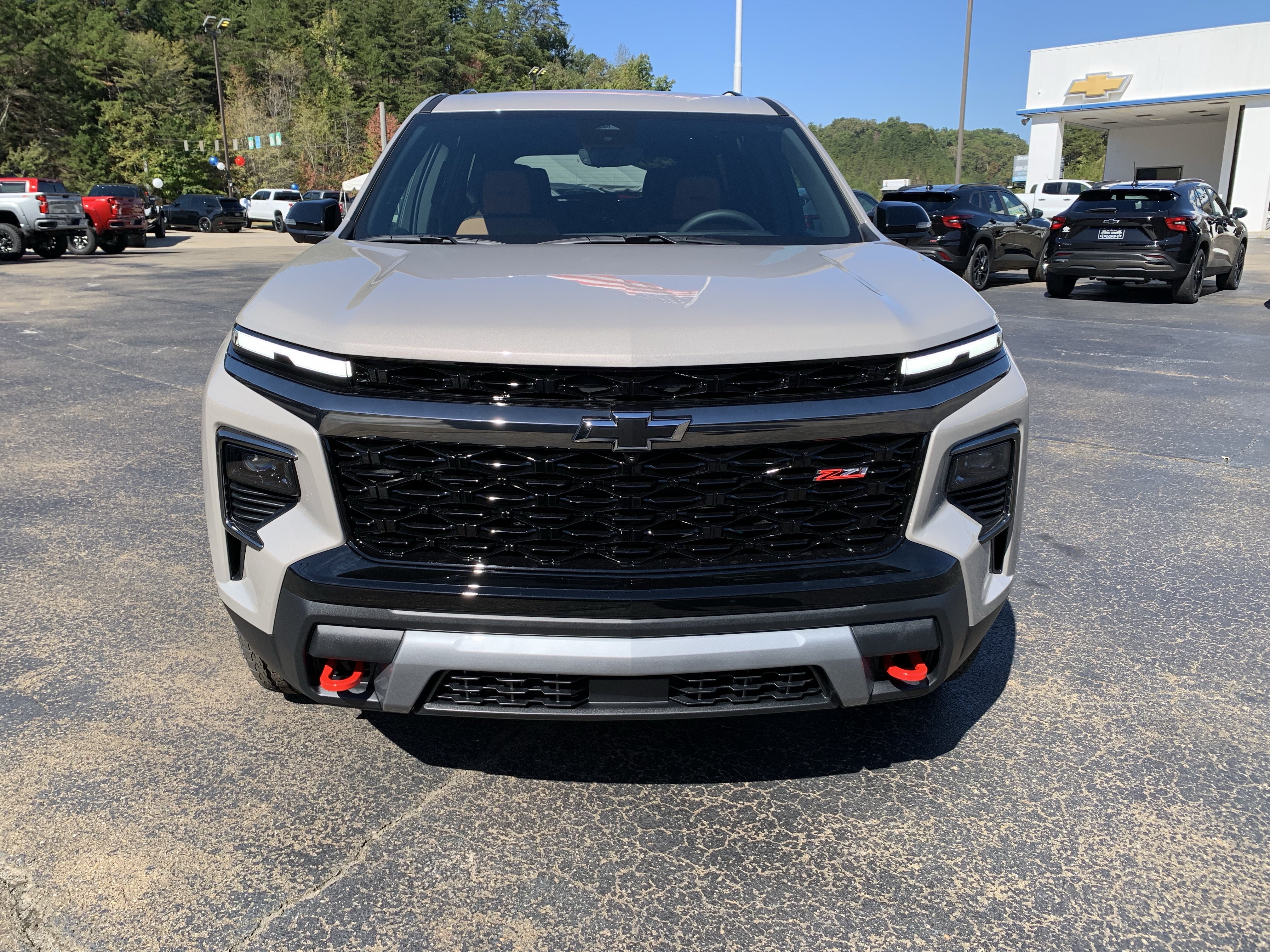 New 2027 Chevrolet Traverse Z71 w/ Driver Confidence Package AWD/4WD image 4