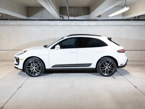 Certified 2023 Porsche Macan AWD/4WD image 2