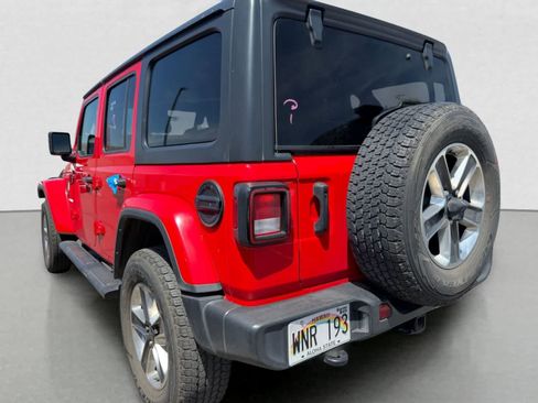 Used 2022 Jeep Wrangler Unlimited Sahara w/ Cold Weather Group AWD/4WD image 2