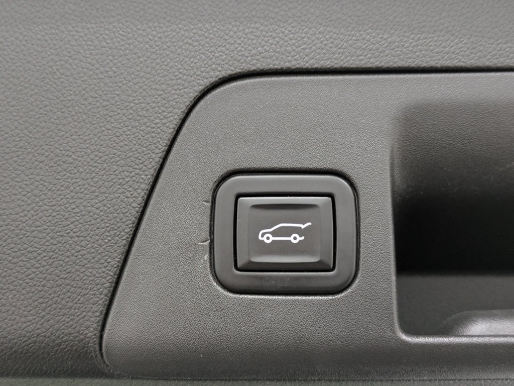 Used 2023 Buick Envision Avenir AWD/4WD image 21