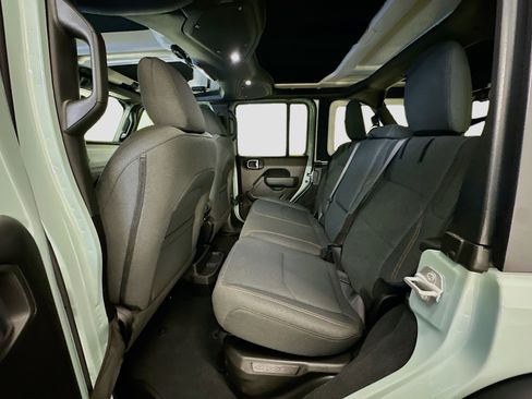 Used 2024 Jeep Wrangler Willys image 28