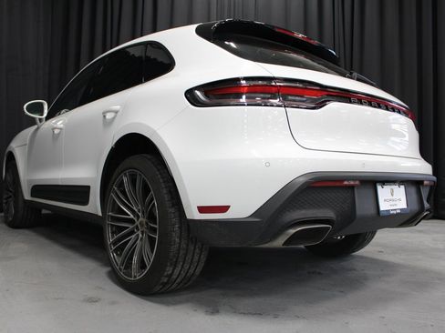 Certified 2025 Porsche Macan image 12