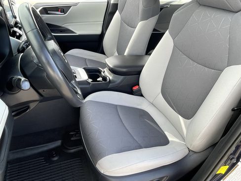 Used 2019 Toyota RAV4 XLE image 20
