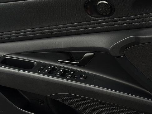Certified 2025 Hyundai Elantra Sport FWD image 20