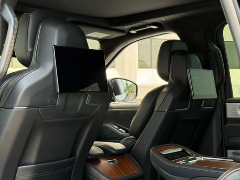 Used 2025 Lincoln Navigator L Black Label AWD/4WD image 28