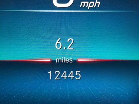 Used 2023 Mercedes-Benz GLE 350 4MATIC image 4