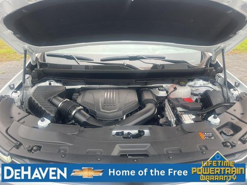Used 2025 Chevrolet Traverse LT FWD image 29