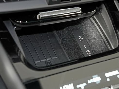 New 2026 Porsche Cayenne S AWD/4WD image 32
