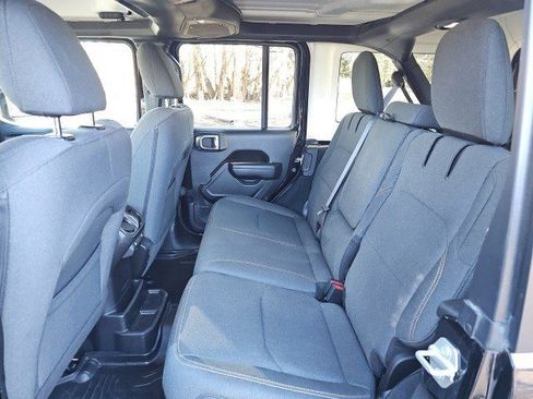 Used 2024 Jeep Wrangler Willys image 19