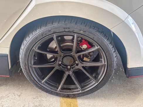 Used 2018 Honda Civic Type R image 12