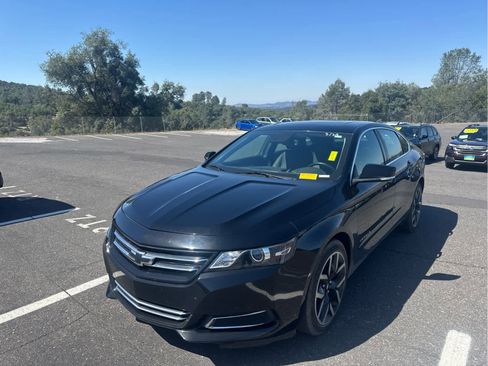 Used 2017 Chevrolet Impala LT FWD image 1