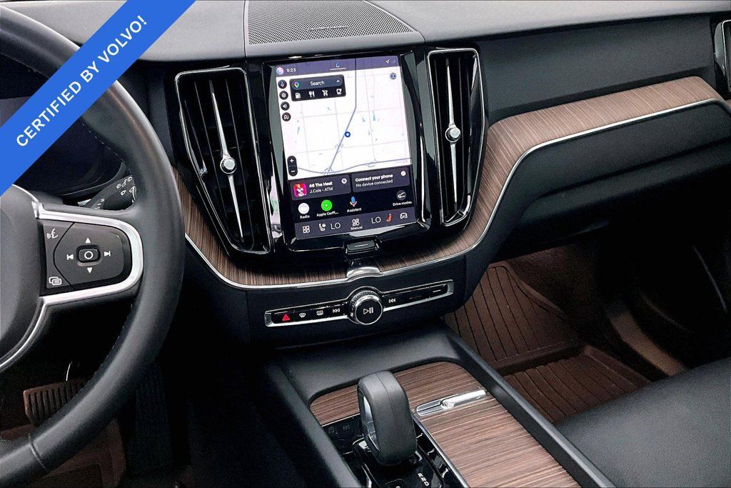 Used 2022 Volvo XC60 B5 Momentum w/ Climate Package AWD/4WD image 5