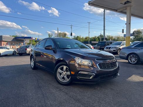Used 2015 Chevrolet Cruze LT FWD image 4