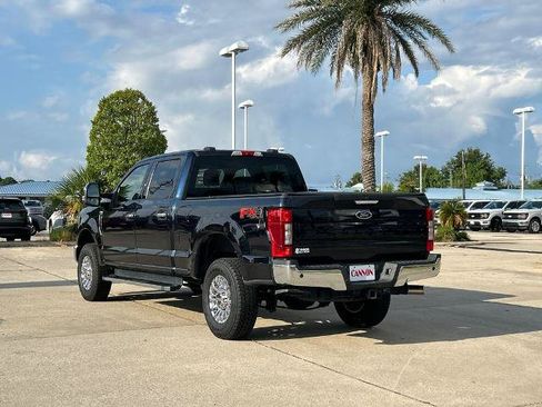 Certified 2022 Ford F250 XLT w/ XLT Premium Package AWD/4WD image 3