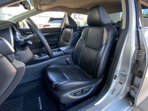 Used 2021 Nissan Maxima 3.5 SV w/ Floor Mat Group image 4