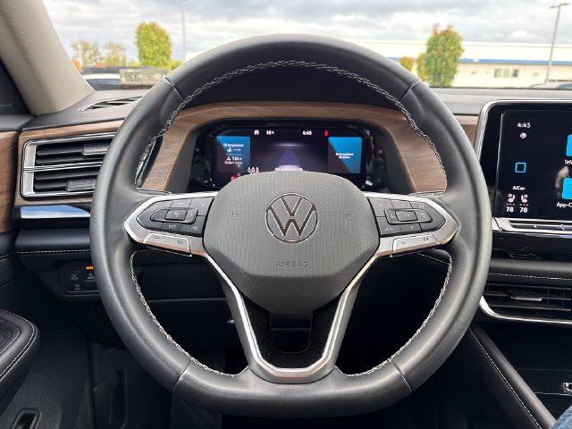 Used 2025 Volkswagen Atlas SE AWD/4WD image 18