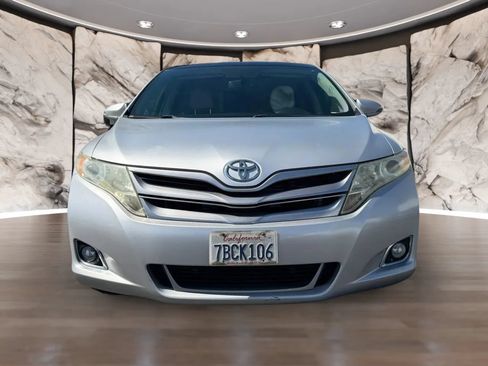 Used 2013 Toyota Venza XLE w/ XLE Premium Pkg FWD image 2