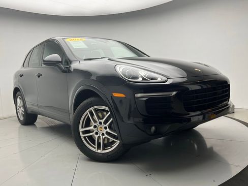 Certified 2018 Porsche Cayenne Platinum Edition image 25