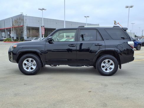 Used 2023 Toyota 4Runner SR5 image 8