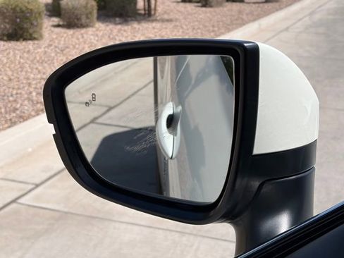 Used 2023 Nissan Pathfinder SL w/ Black Appearance Package image 22