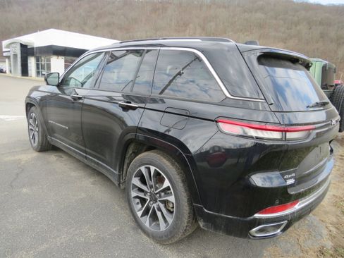 Used 2023 Jeep Grand Cherokee Overland w/ Adv Protech Group III image 4