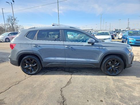 Used 2023 Volkswagen Taos SE image 5