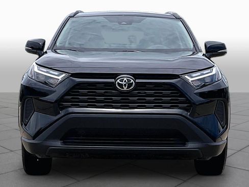 Used 2025 Toyota RAV4 XLE AWD/4WD image 4