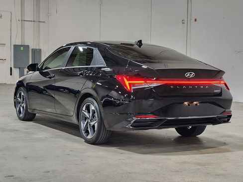 Used 2023 Hyundai Elantra Limited w/ Cargo Package image 11