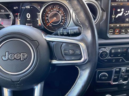 Used 2019 Jeep Wrangler Unlimited Sahara AWD/4WD image 19