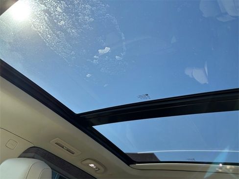 Certified 2024 Cadillac XT6 Premium Luxury w/ LPO, Floor Liner Package image 31