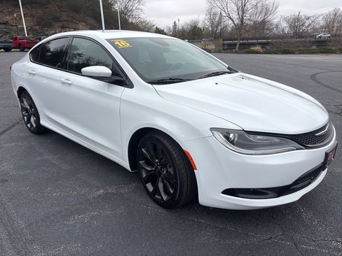 Used 2016 Chrysler 200 S w/ Navigation & Sound Group I image 7