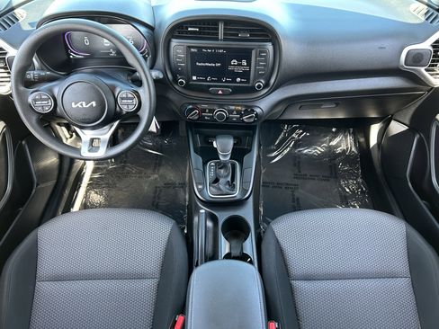 Certified 2025 Kia Soul LX w/ LX Technology Package FWD image 14