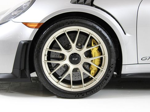 Used 2018 Porsche 911 GT2 RS RWD image 19