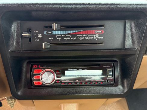 Used 1989 Ford Bronco image 13