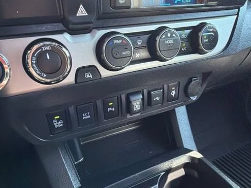 Used 2023 Toyota Tacoma Limited AWD/4WD image 16