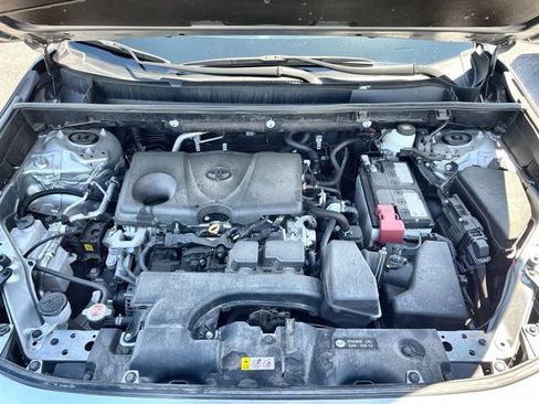 Used 2025 Toyota RAV4 XLE FWD image 19