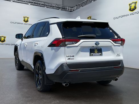 Used 2024 Toyota RAV4 XLE AWD/4WD image 7