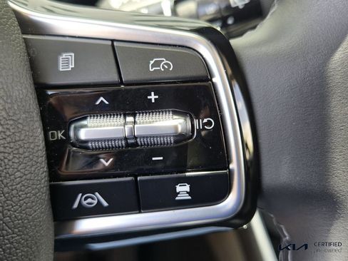 Certified 2026 Kia Carnival FWD image 28