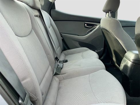 Used 2016 Hyundai Elantra SE image 23