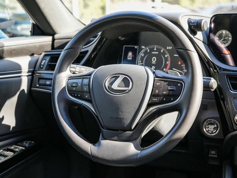 Used 2025 Lexus ES 350 w/ Premium Package FWD image 14