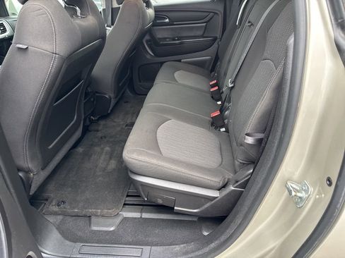 Used 2017 Chevrolet Traverse LT w/ Style and Technology Package image 15