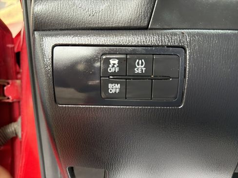 Used 2016 MAZDA MAZDA3 i Touring image 16