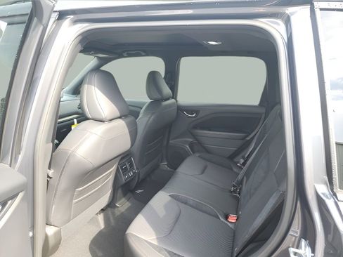 Used 2025 Subaru Forester Touring image 10