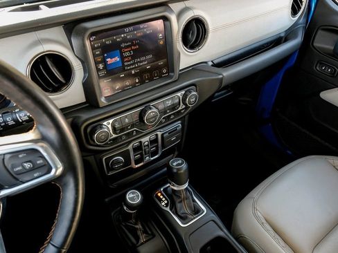 Used 2021 Jeep Wrangler Unlimited Sahara image 33