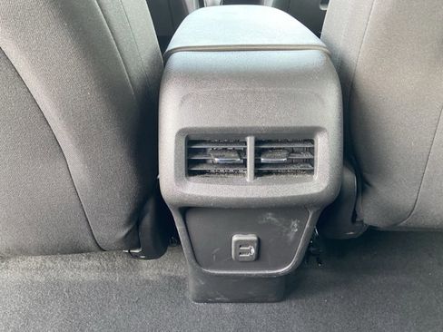 Used 2023 Chevrolet Equinox LT w/ Driver Convenience Package image 46